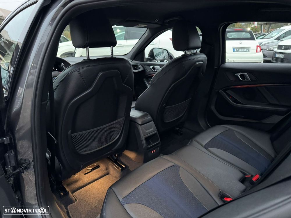 BMW 116 d Pack Desportivo M - 50