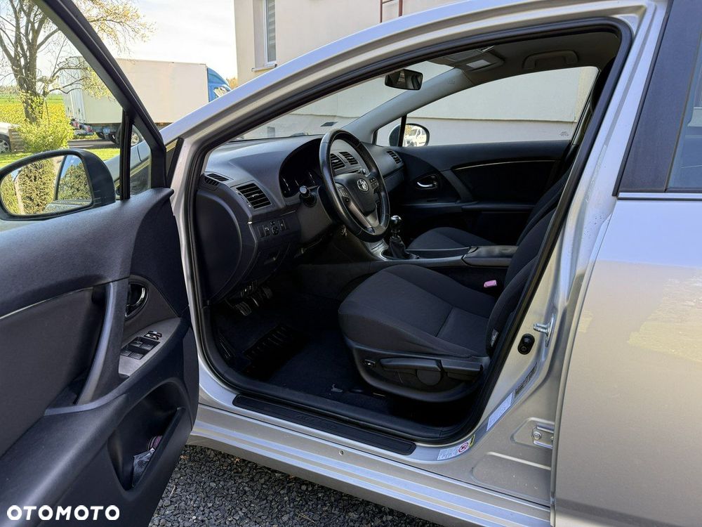 Toyota Avensis 1.8 Style - 29