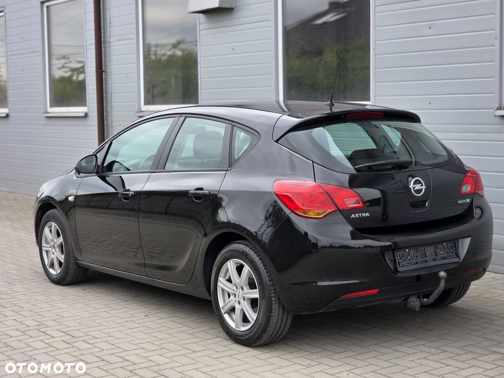 Opel Astra 1.4 Essentia - 11