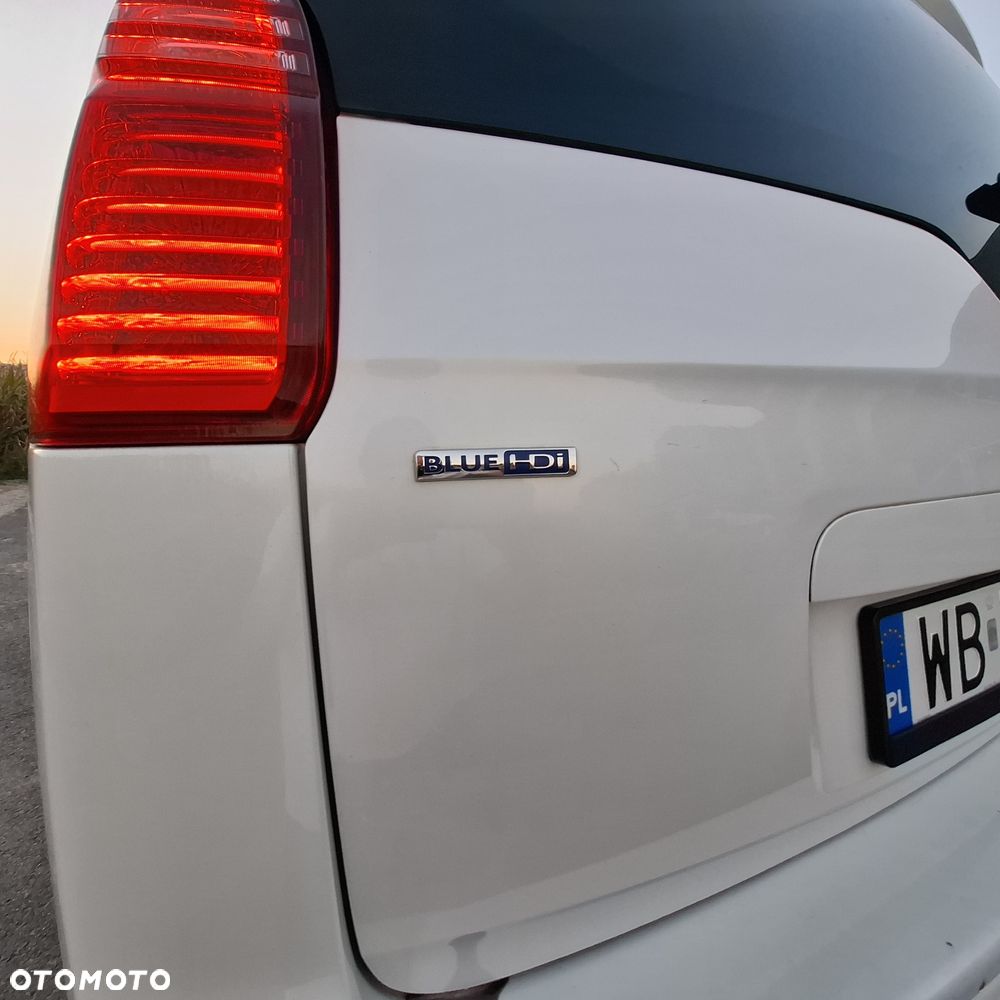 Peugeot 5008 - 10