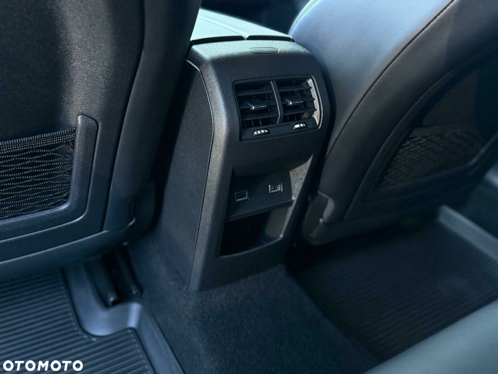 Peugeot 408 - 19