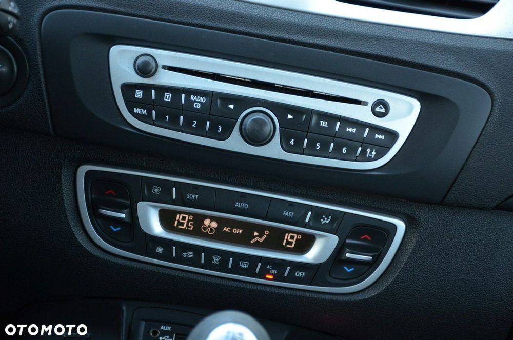 Renault Grand Scenic - 34