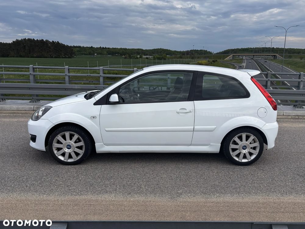 Ford Fiesta - 4