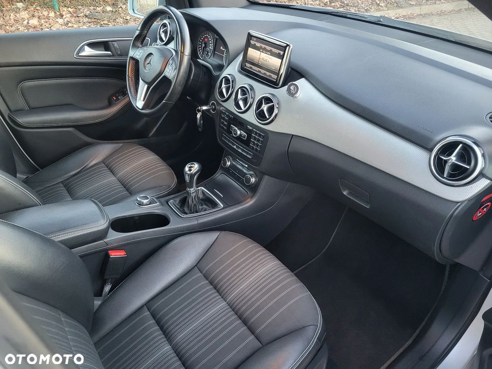 Mercedes-Benz Klasa B 180 CDI (BlueEFFICIENCY) - 16