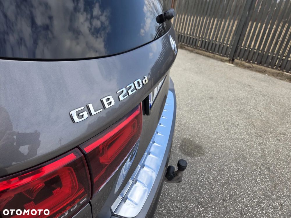 Mercedes-Benz GLB 220 d AMG Line 8G-DCT - 33