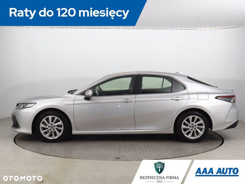 Toyota Camry - 4