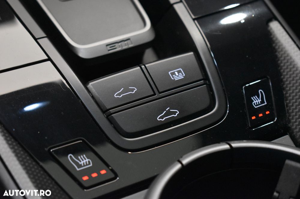 Porsche 911 Carrera 4 GTS PDK - 11