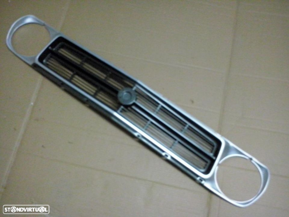 Grelha frontal dos faróis do Datsun 1200 (Nova) - 2
