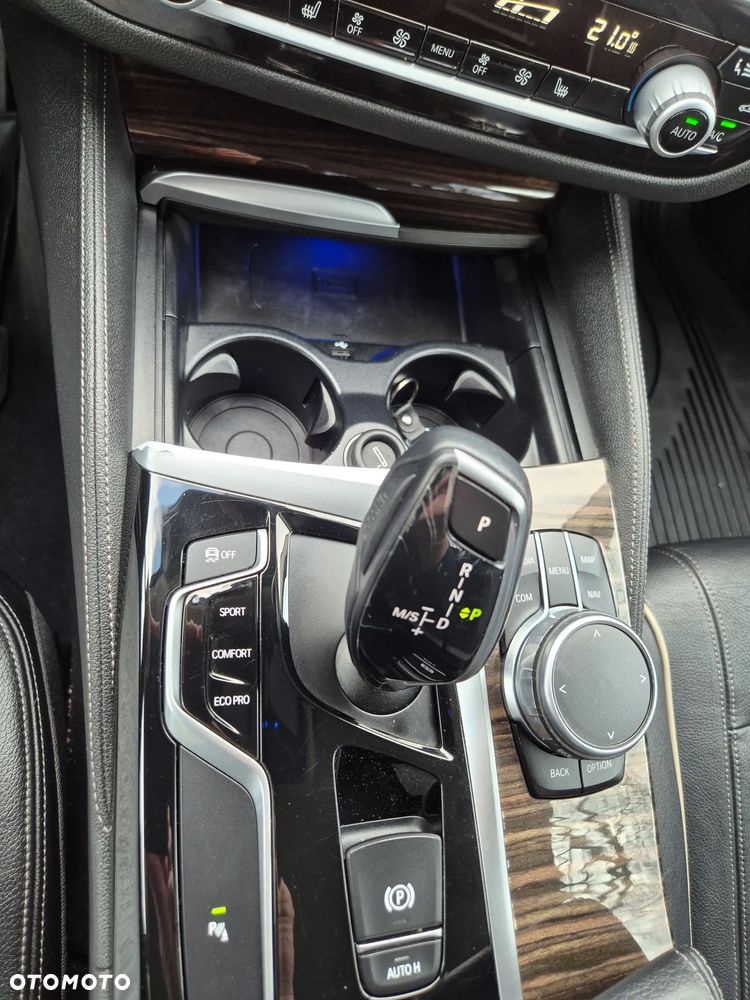 BMW Seria 5 520d xDrive Luxury Line - 29