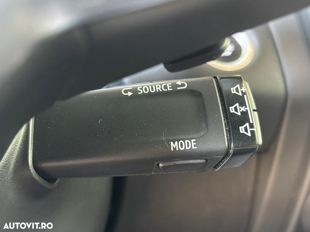 Renault Captur TCe 140 EDC GPF INTENS - 28
