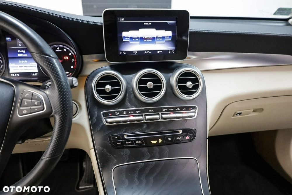 Mercedes-Benz GLC 250 4Matic 9G-TRONIC AMG Line - 19
