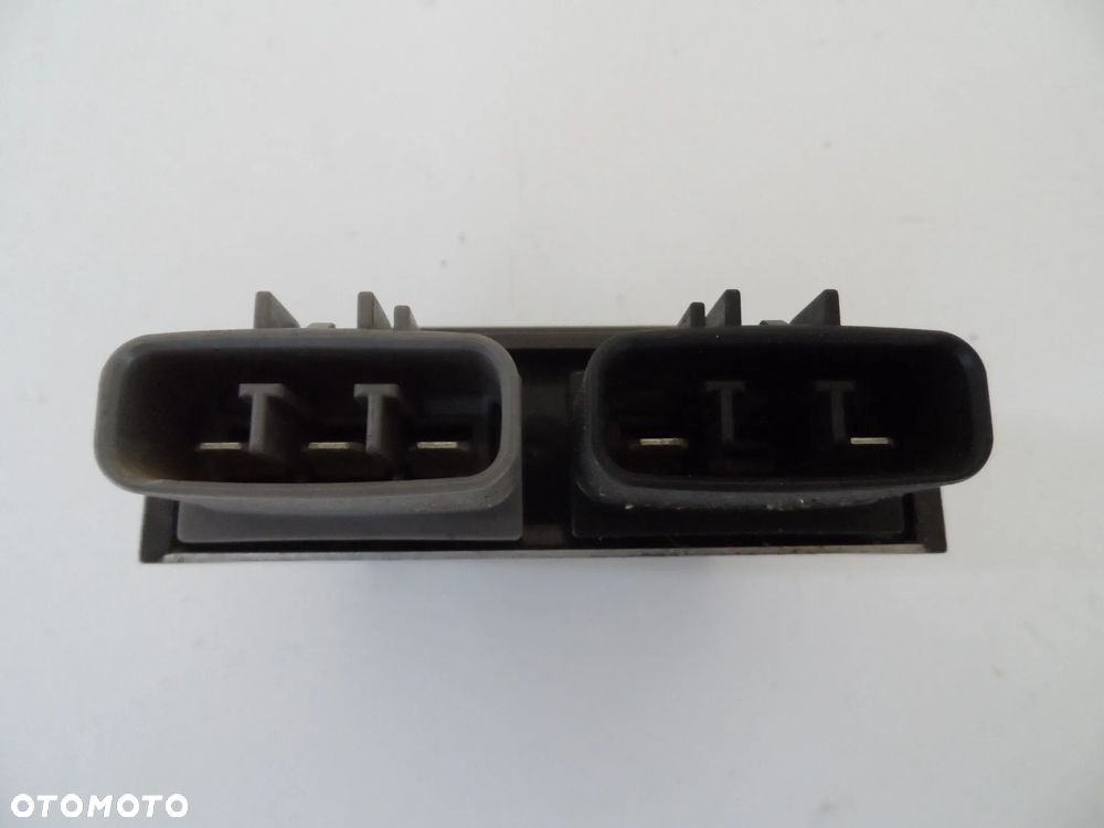 TRIUMPH BONNEVILLE T100 regulator napięcia - 4