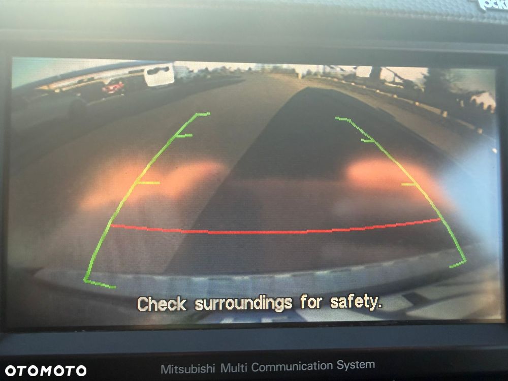 Mitsubishi Outlander 2.0 DI-D 4WD Intense - 22