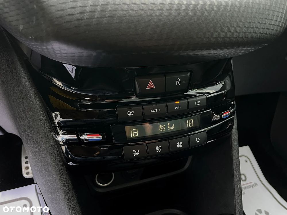Peugeot 2008 BlueHDi 100 STOP & START Allure - 28