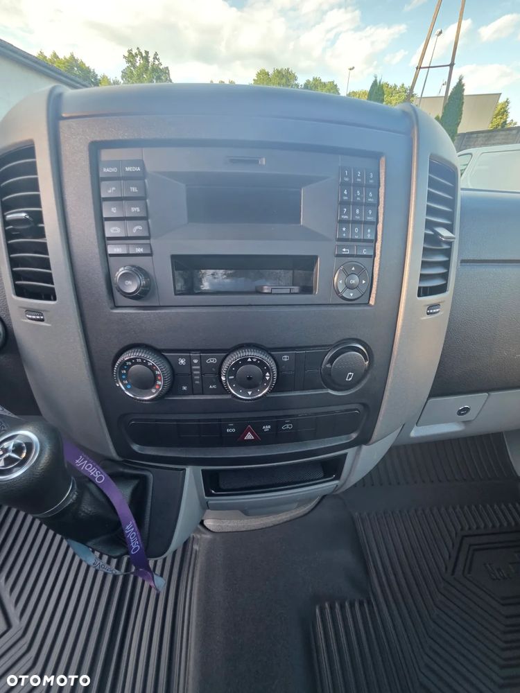 Mercedes-Benz Sprinter - 21