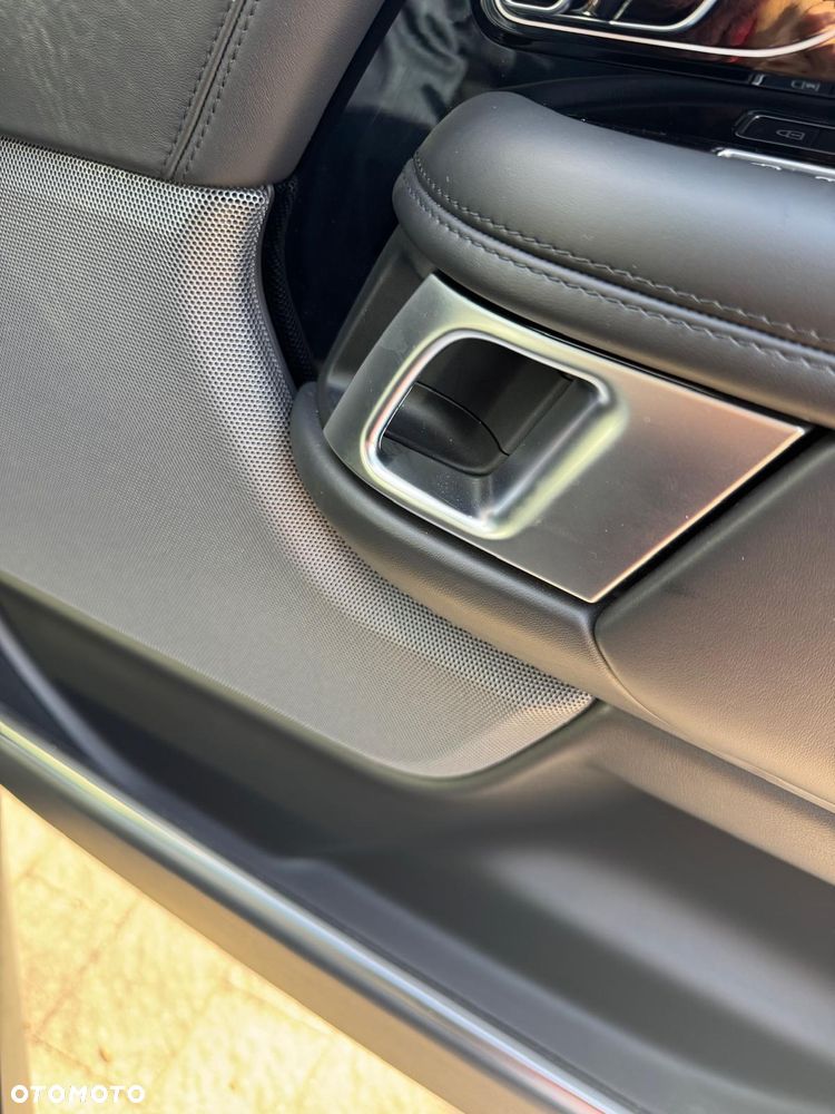 Land Rover Range Rover D300 Autobiography - 14