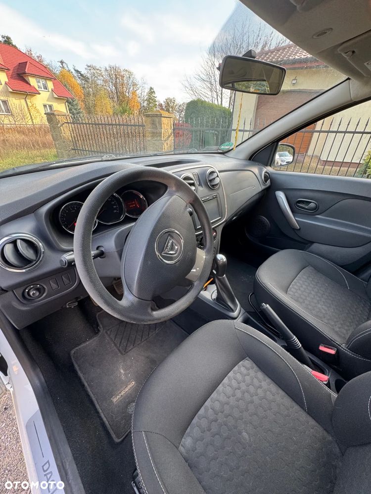 Dacia Sandero 1.2 16V 75 Laureate - 11
