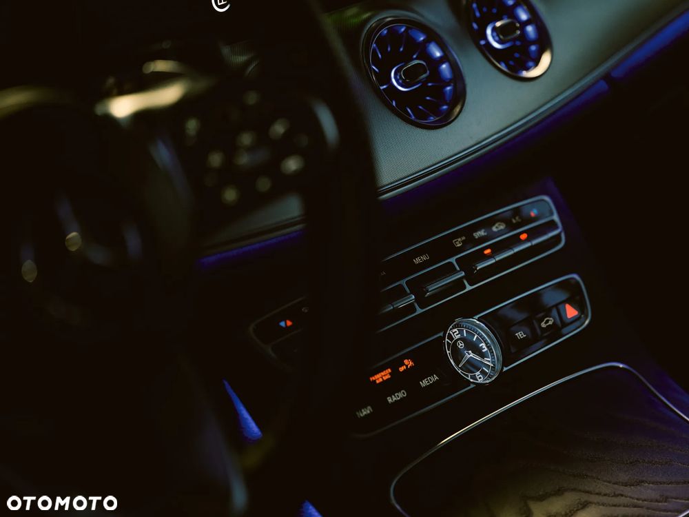 Mercedes-Benz Klasa E - 22