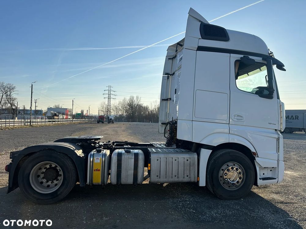 Mercedes-Benz ACTROS - 8