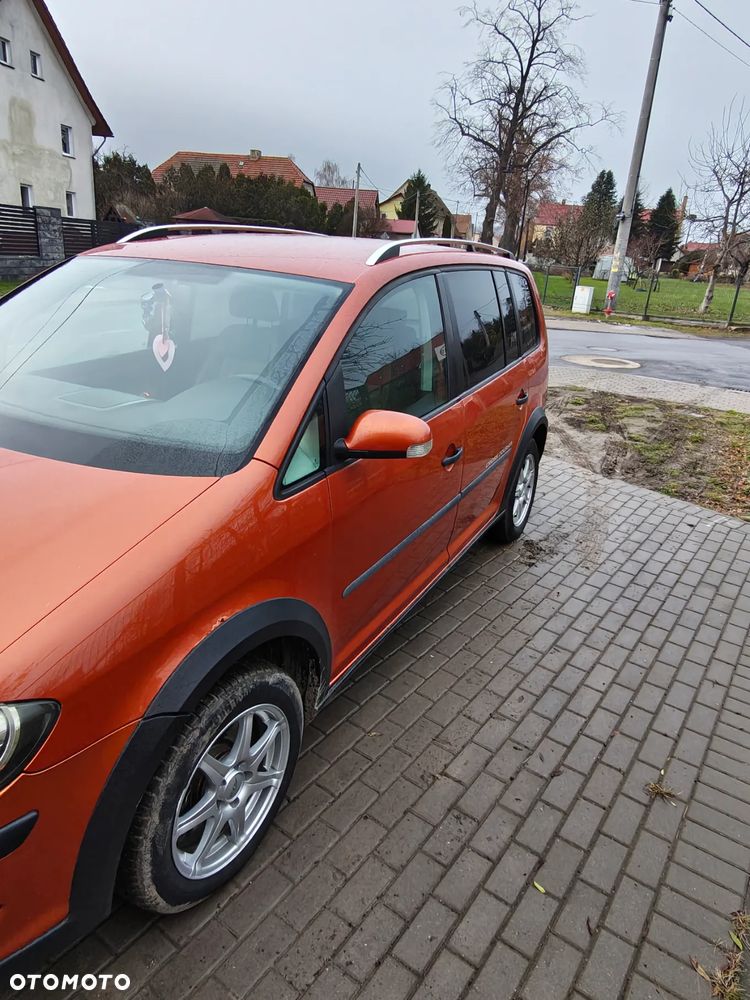 Volkswagen Touran 2.0 TDI DPF Cross - 5