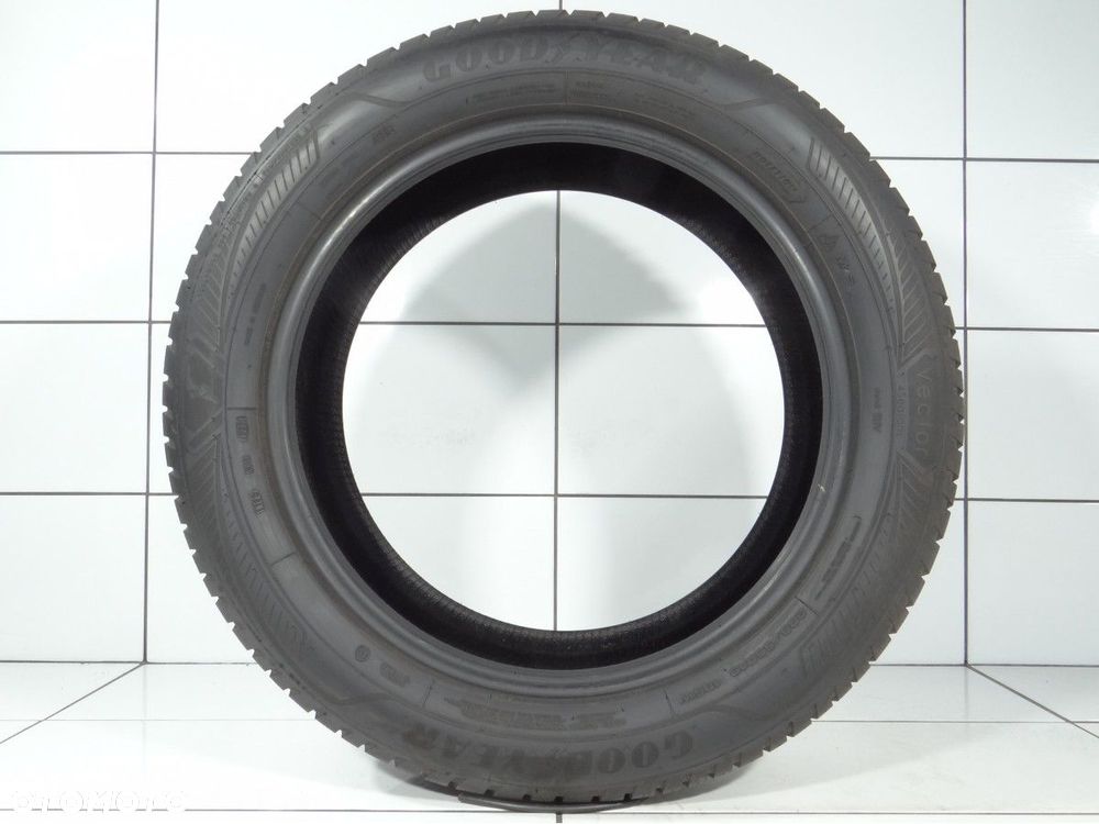 Opony całoroczne 235/55R19 105W Goodyear - 3