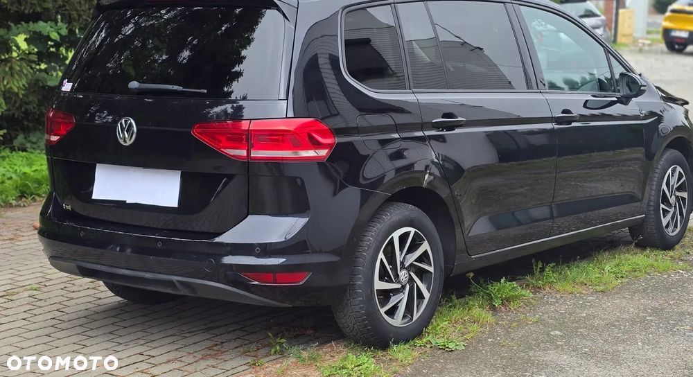 Volkswagen Touran - 13