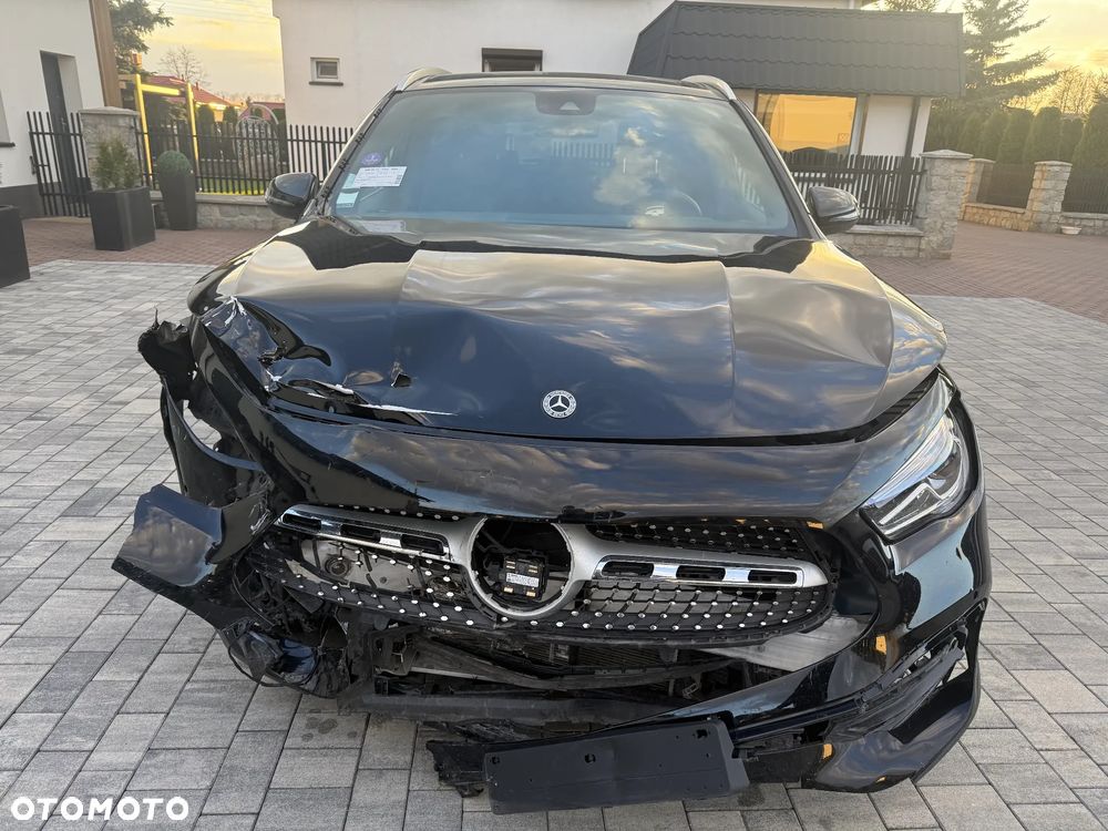 Mercedes-Benz GLA 200 7G-DCT Edition AMG Line - 2