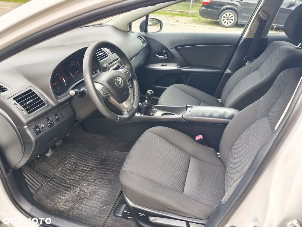 Toyota Avensis 2.0 Sol EU5 - 9