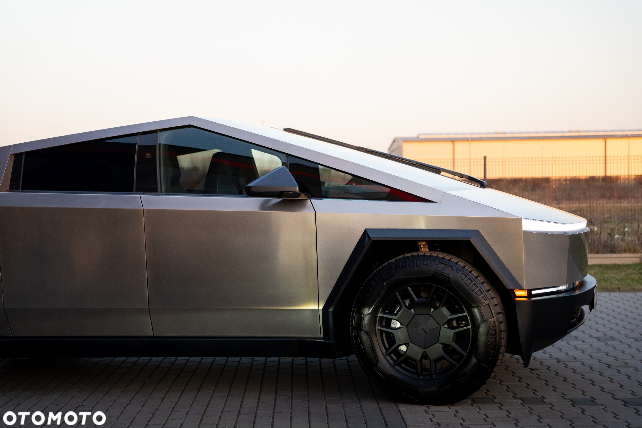 Tesla Cybertruck - 4