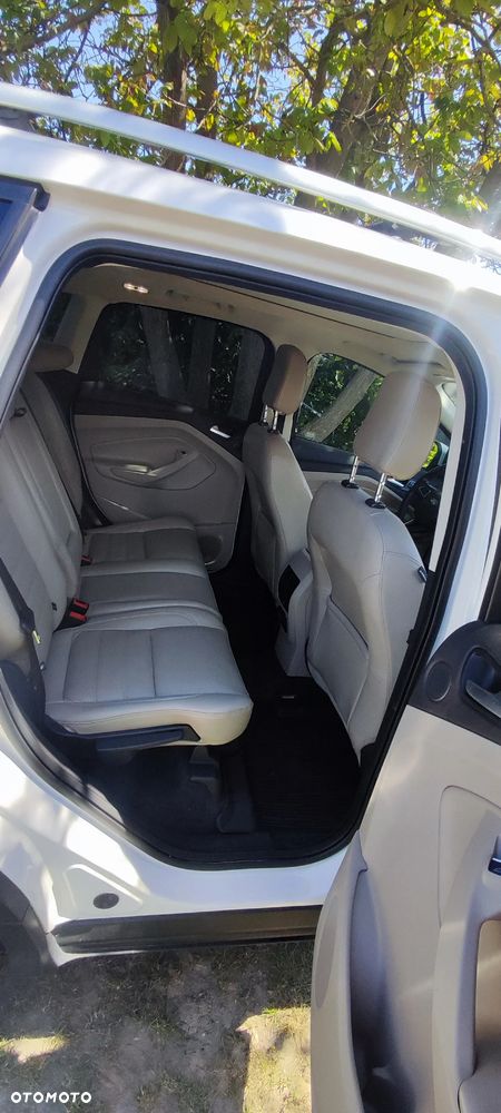 Ford Escape ver-2-0-ecoboost-awd-titanium - 9