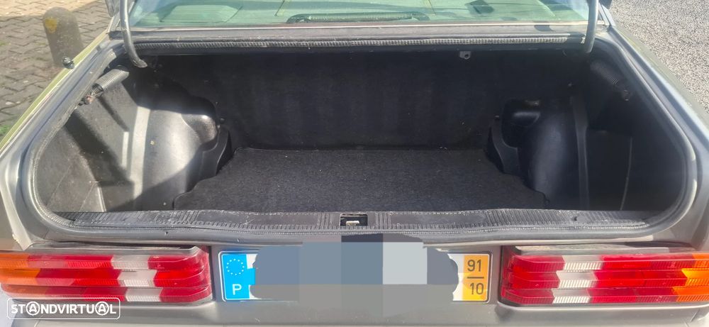 Mercedes-Benz W201 (1982-1993) 190 D 2.5 - 8