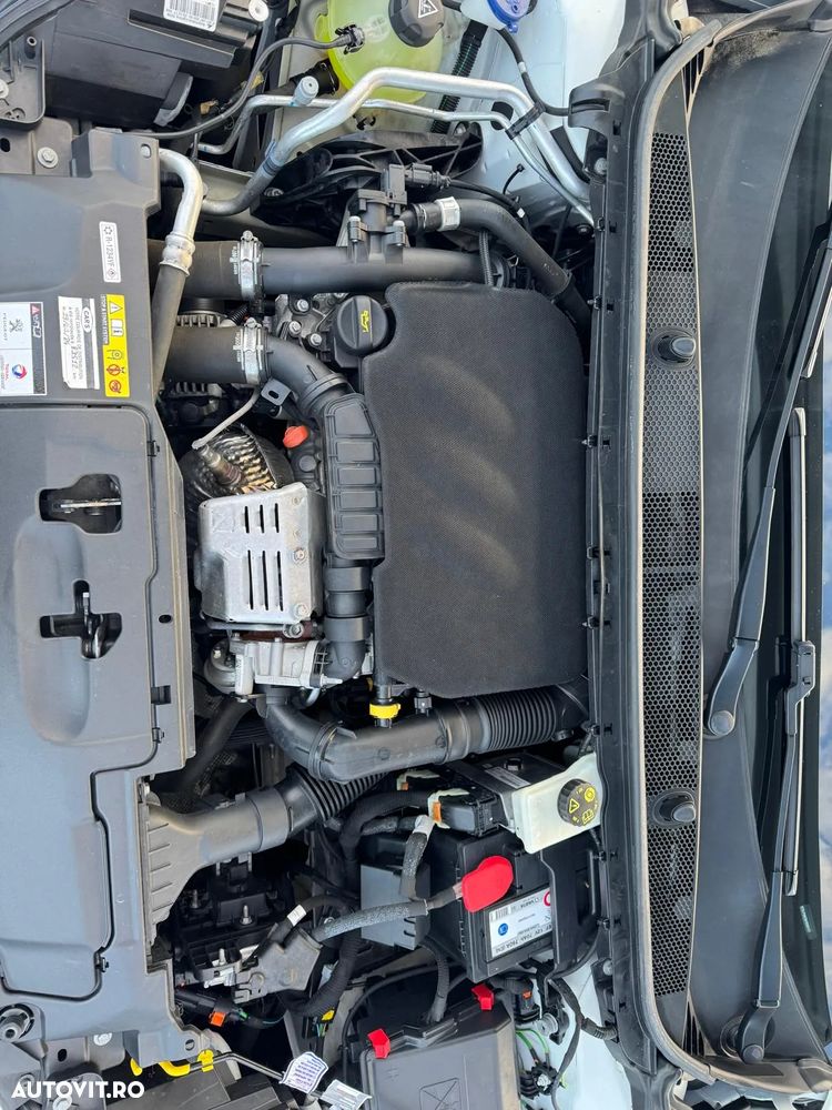 Peugeot 208 - 11