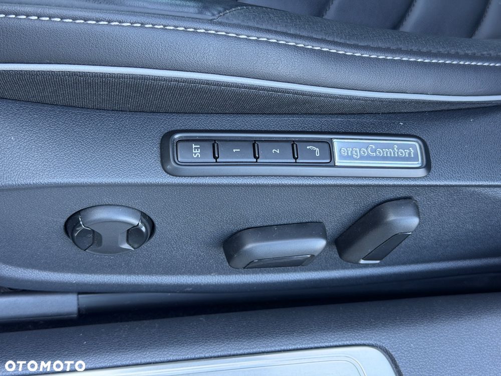 Volkswagen Arteon 2.0 TDI SCR 4Motion DSG R-Line - 20