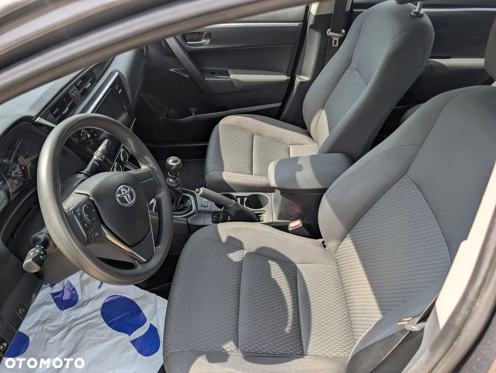 Toyota Corolla 1.6 Premium - 24
