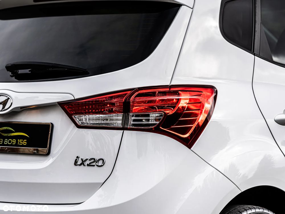 Hyundai ix20 1.4 Premium - 24