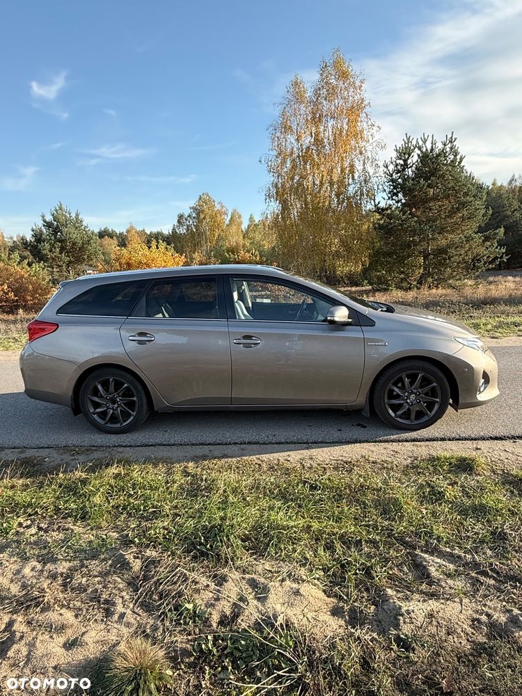 Toyota Auris 1.8 HSD Luna - 5