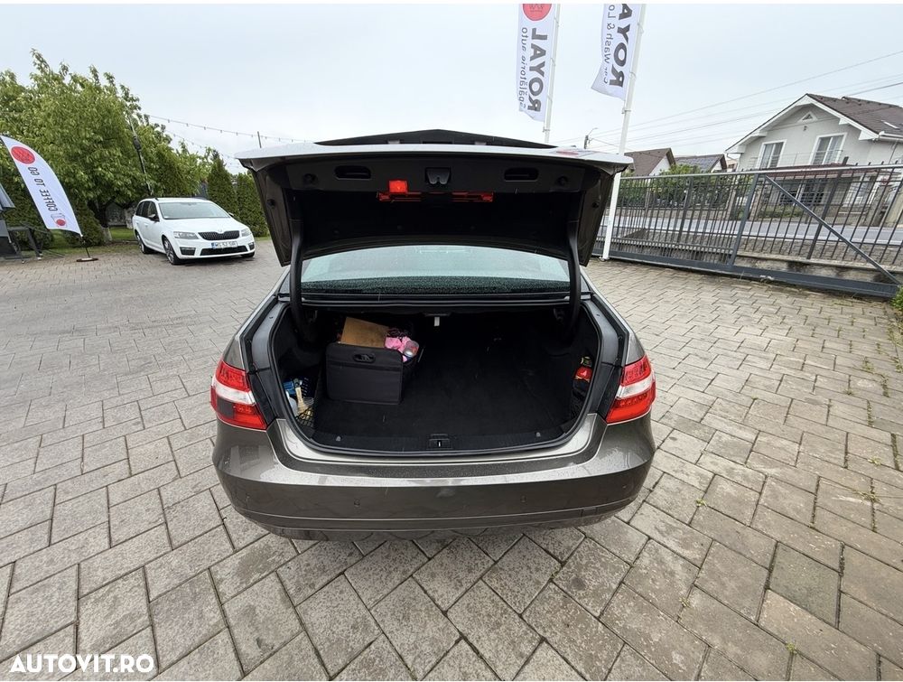 Mercedes-Benz E 220 CDI DPF BlueEFFICIENCY 7G-TRONIC Elegance - 7