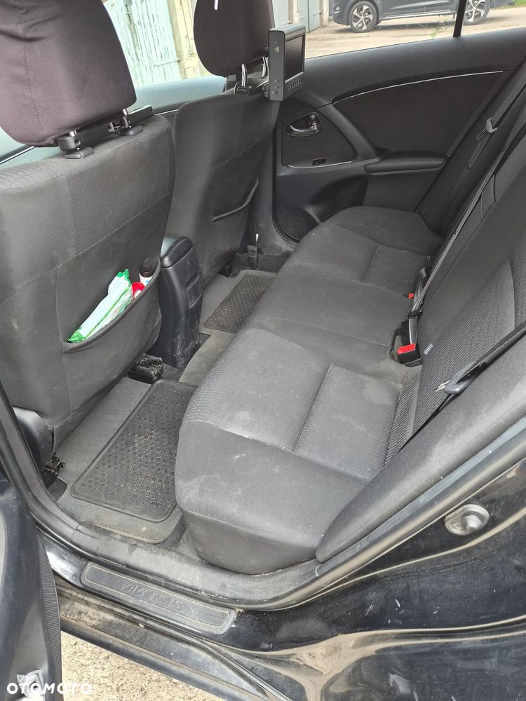 Toyota Avensis 2.0 D-4D - 8