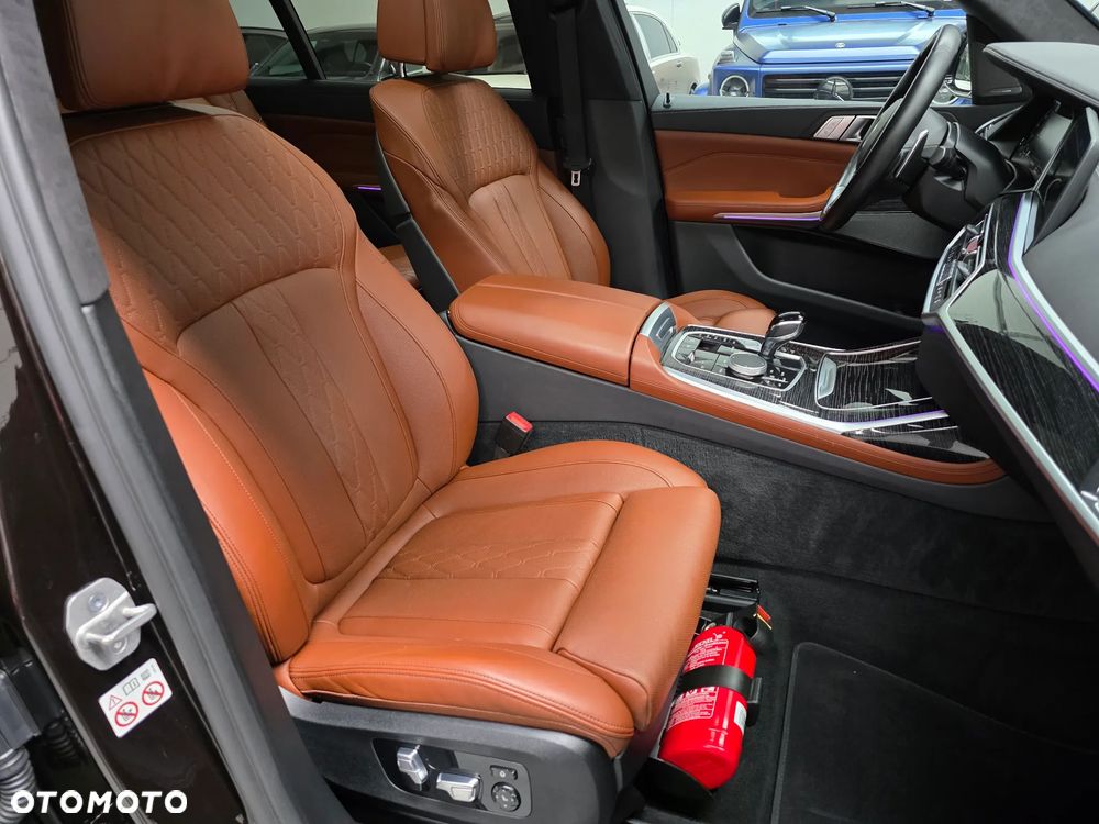 BMW X7 xDrive40d mHEV - 18