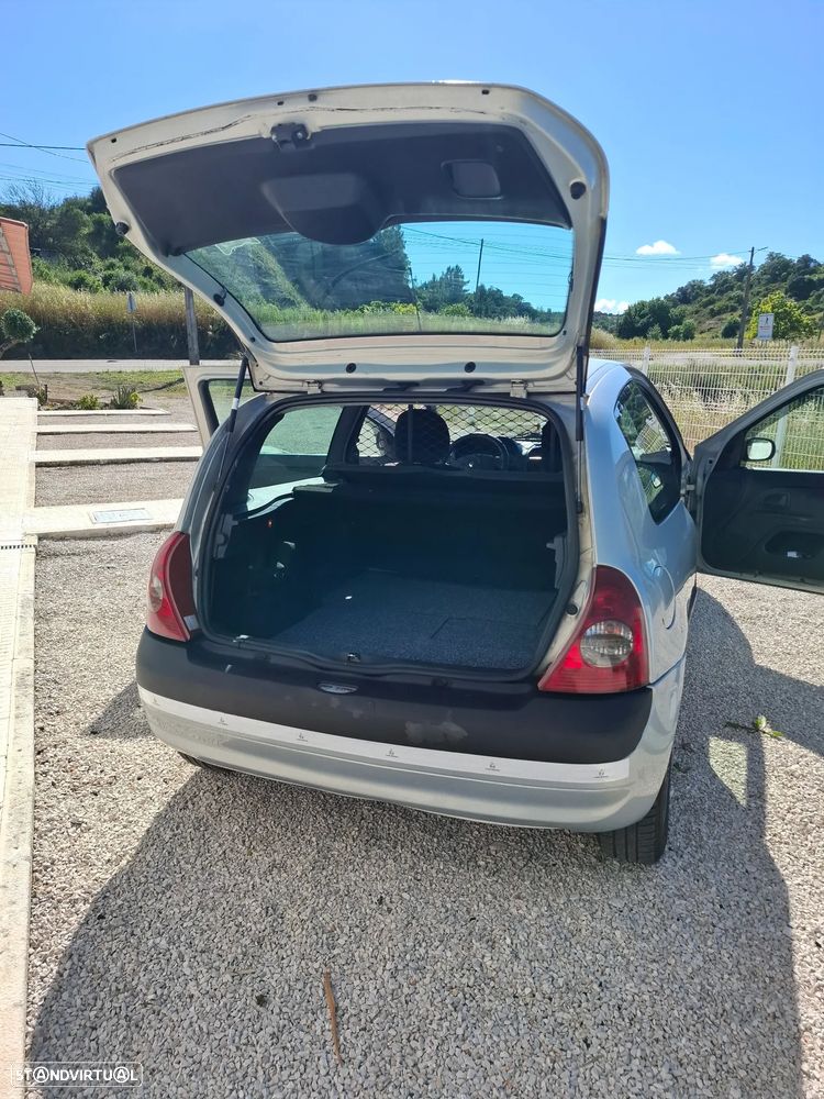 Renault Clio - 9