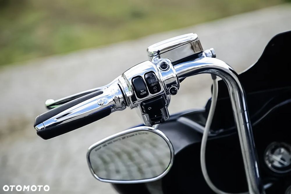 Harley-Davidson Touring Street Glide - 13