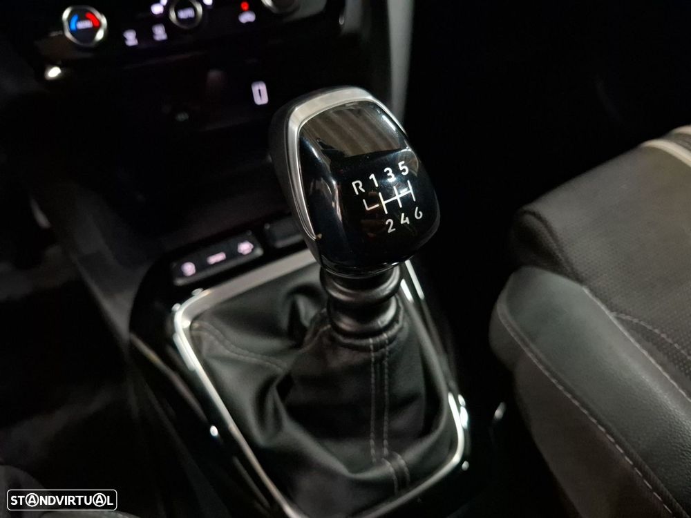 Opel Corsa 1.2 T GS - 18