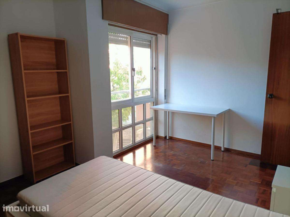 Quarto - localizado em Telheiras Lisbon - Grande imagem: 2/7