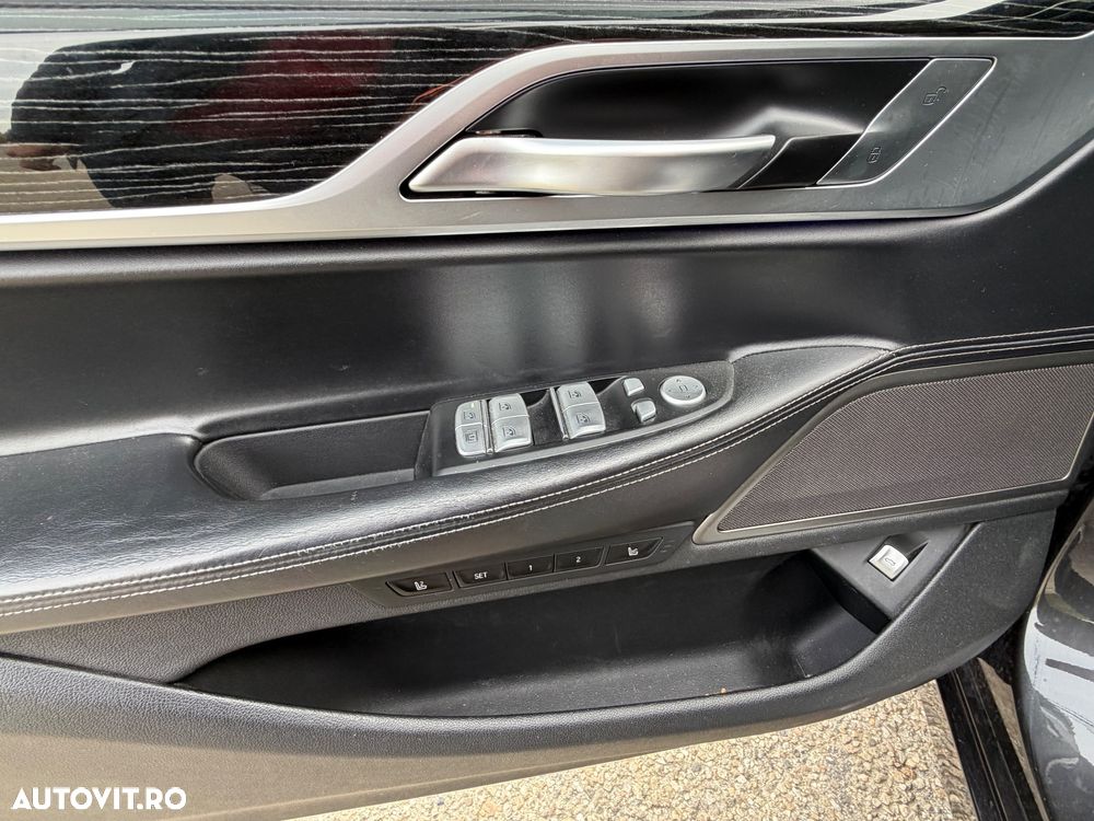 BMW Seria 7 730Ld xDrive - 35