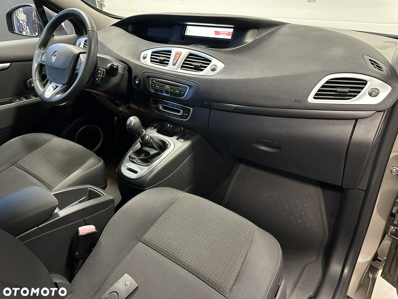 Renault Grand Scenic - 6