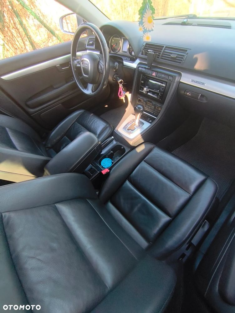 Audi A4 Avant 2.0 T FSI multitronic - 33