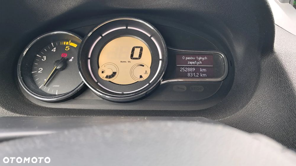 Renault Megane 1.5 dCi Color Edition - 1