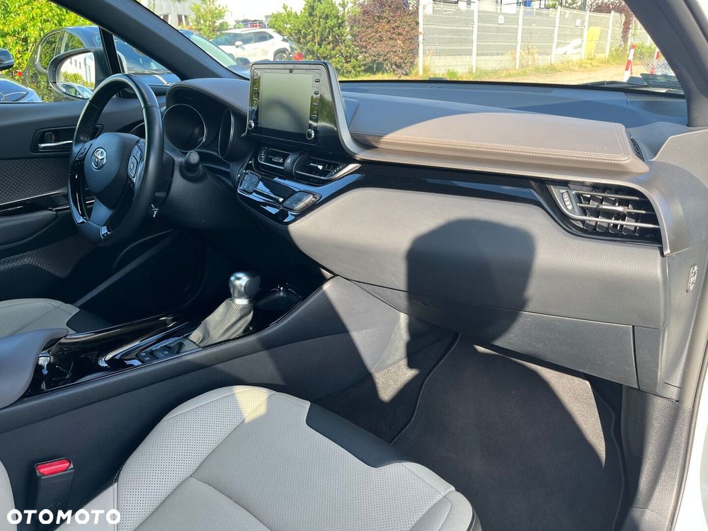Toyota C-HR 2.0 Hybrid Executive - 6