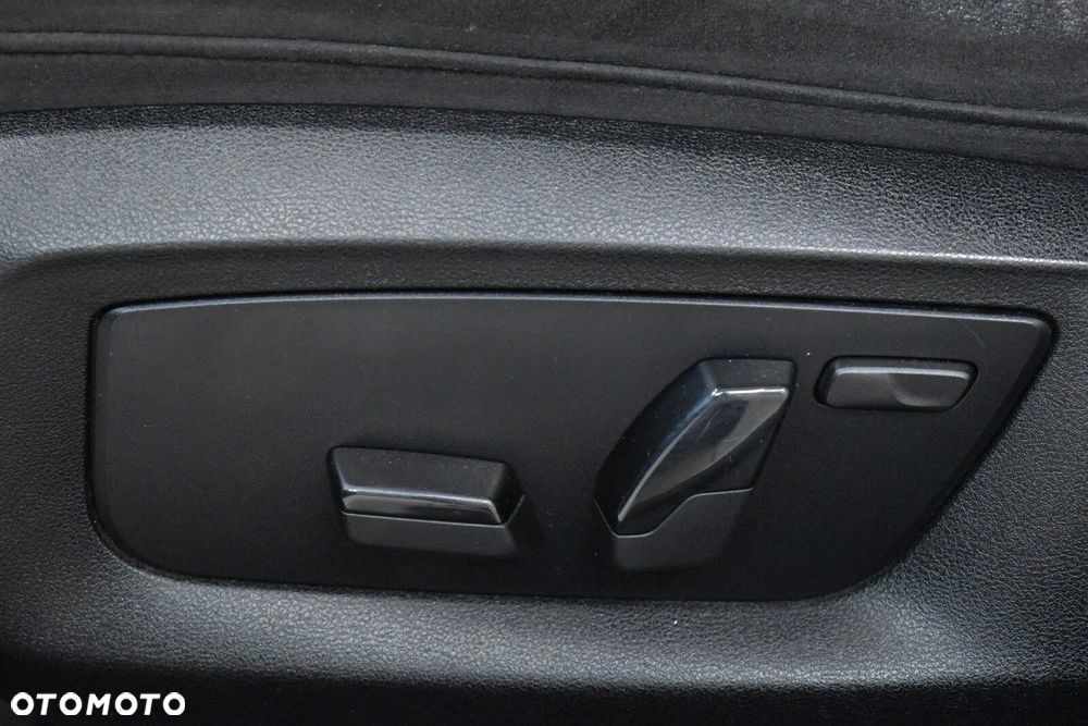 BMW Seria 5 520d xDrive M Sport sport - 11