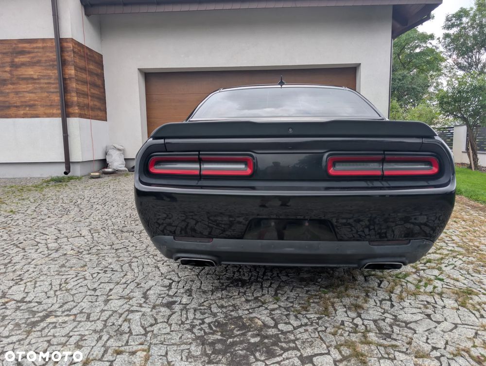 Dodge Challenger - 7